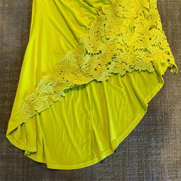 Chartreuse Cold Shoulder Tunic, L - Picture 8 of 8